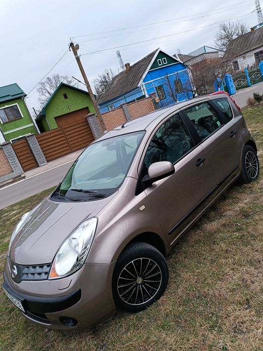 Нисан 1власниця 139тис