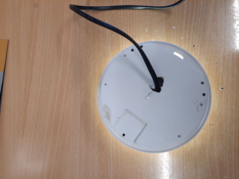 Lampa awaryjna oświetlenie ewakuacyjne.