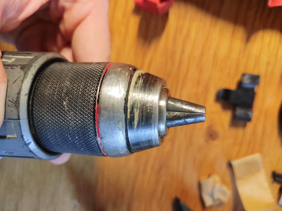 Шуроповерт Milwaukee 2804 на запчасти