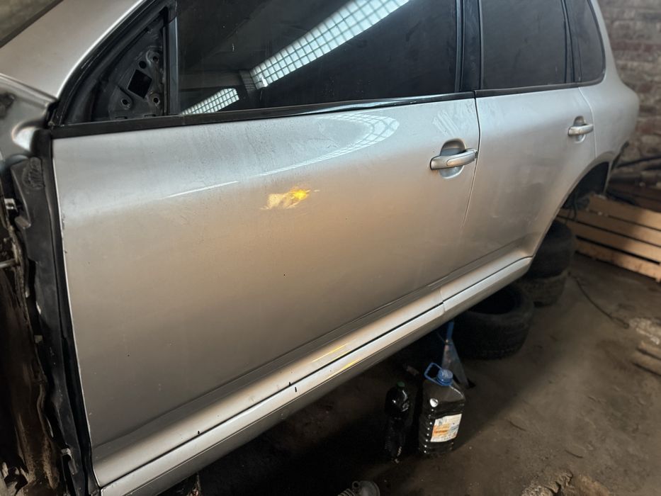 Двері Porshe Cayenne 955/957 серебро дверь Каен