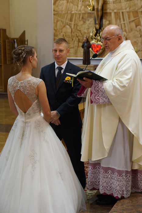 Suknia ślubna w typie księżniczki