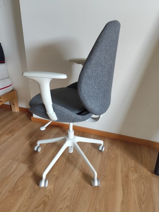 Cadeira IKEA  giratória c/braços, Gunnared cinz/branco