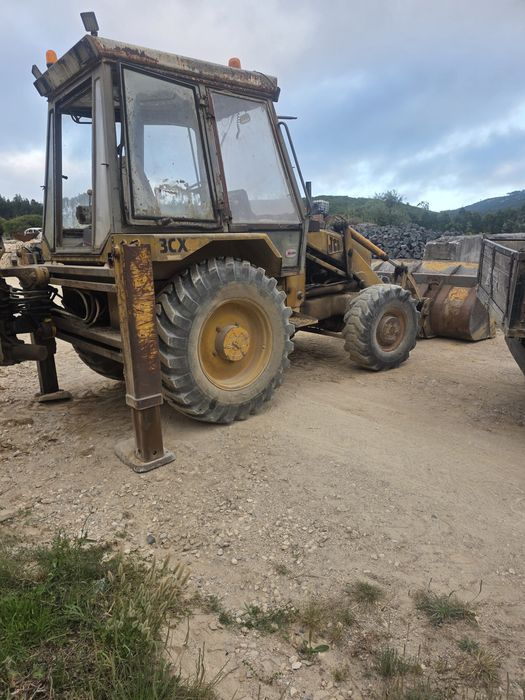 JCB 3cx Retoescavadora