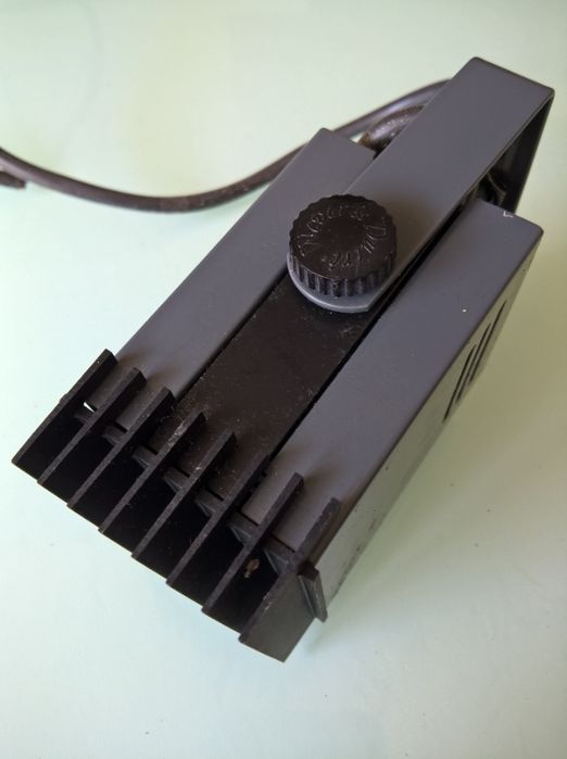 6 projectores iluminação + vário material eléctrico