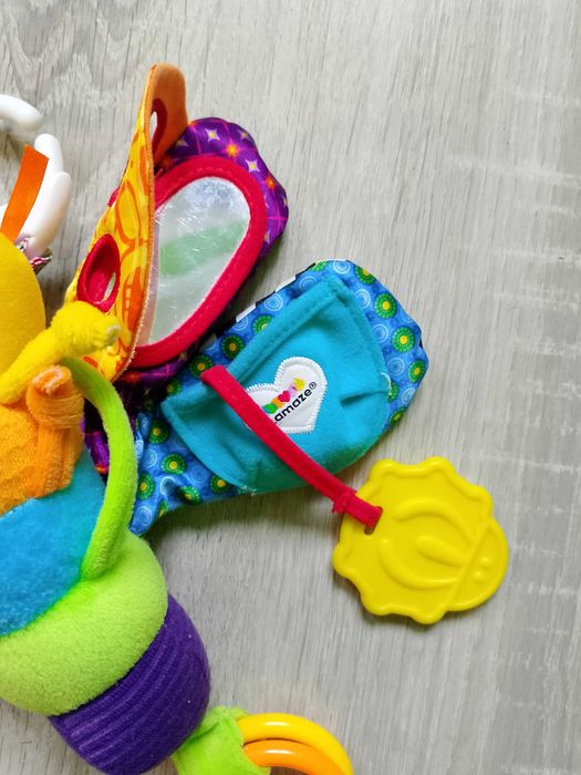 Wesoły motylek Freddie zawieszka Lamaze