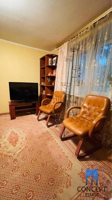Продам большую 3 комн. квартиру 61 м2 ул.Независимости (Титова)
