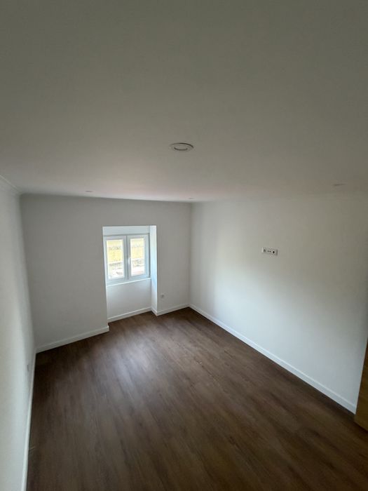 T2 Novo e Mobilado Despesas Incluídas Comboio à Porta Praia da Granja