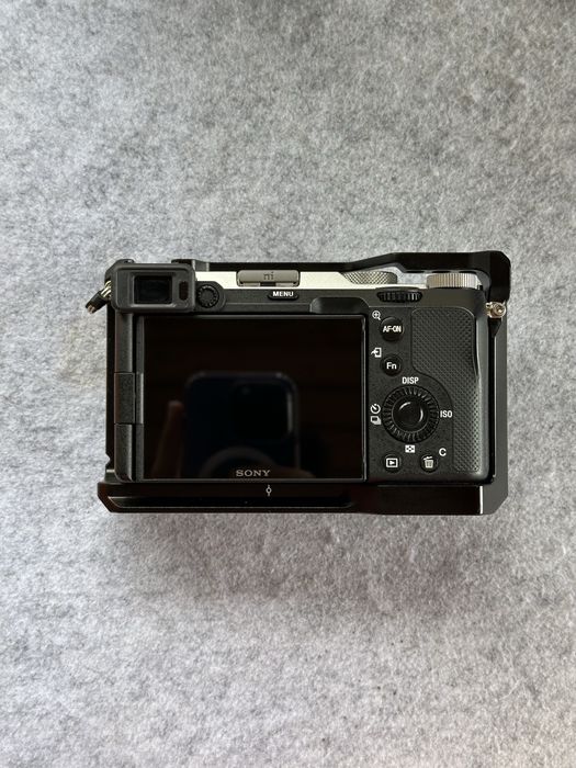 Sony A7C + SmallRig Cage - Excelente Estado