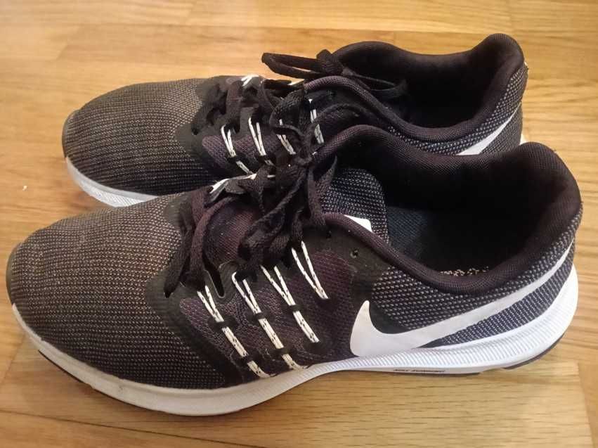 Nike Running Run Swift - 42 Size