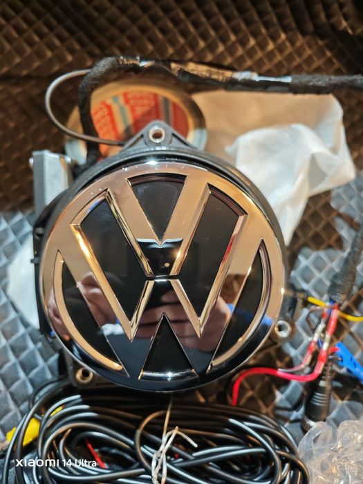 Kamera cofania w logo VW