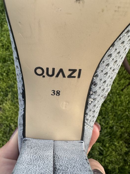 Продам ботильони