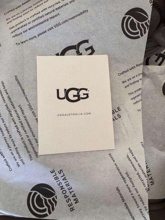 Vendo Botas UGG cinza