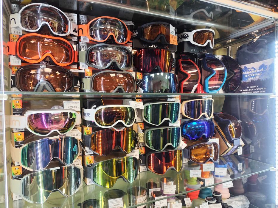 Маски сноубордичні та  гірськолижні шоломи у м Дніпро. Нові