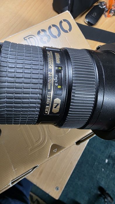 Nikon d800 c/lente 24-70, baterias e punho
