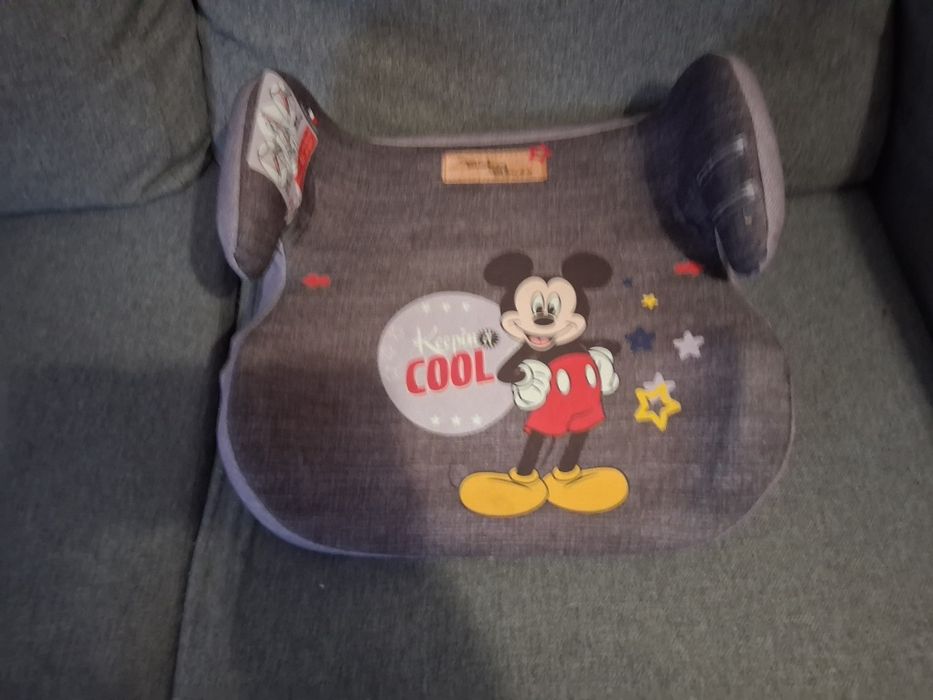 Banco de menino  para carro