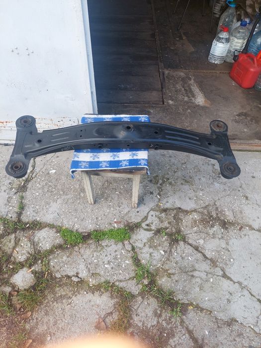 Продам балку на тойота камри 20