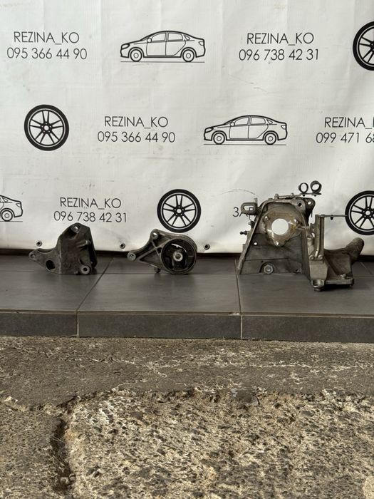Кронштейн,подушки КПП F40 Opel Astra H,Vectra C,Zafira B 1.9 CDTI