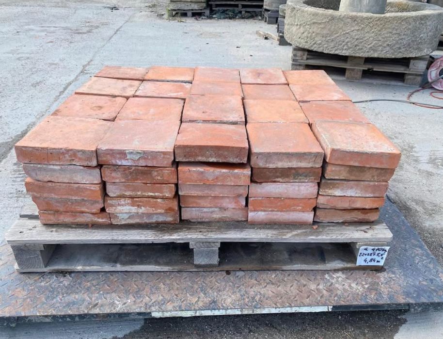 Zabytkowe płytki podłogowe klinkierowe – 100 szt.