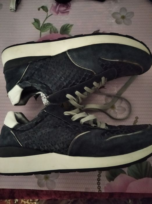 Кросівки жіночі нові