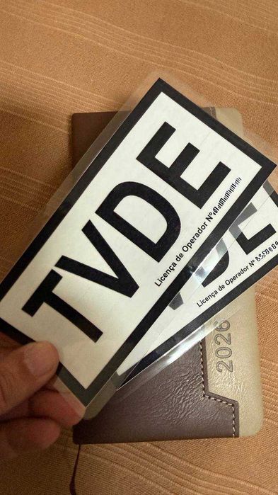 Dístico TVDE plastificado