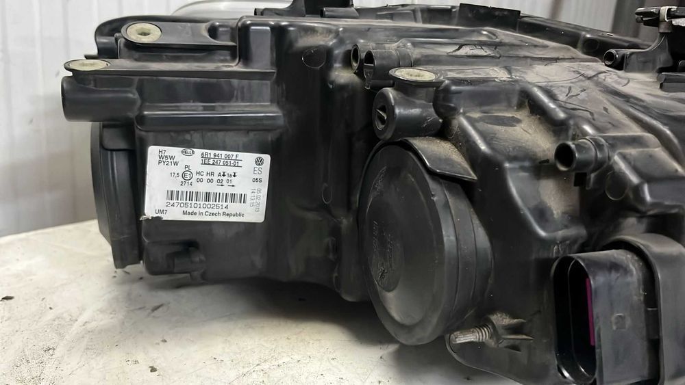 Farol esquerdo Volkswagen Polo de 2009 a 2014