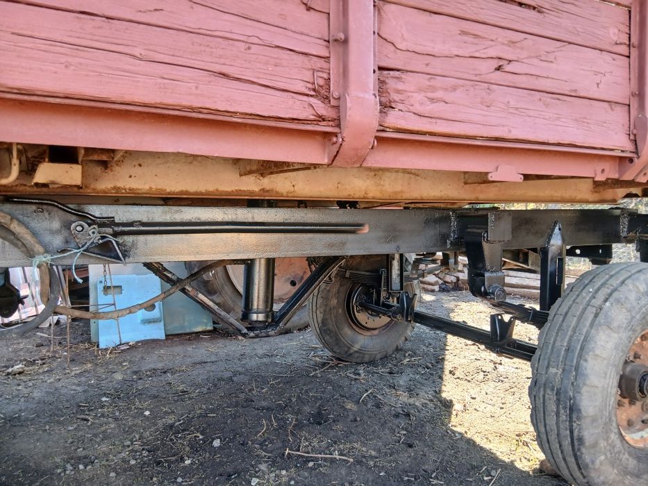 Продам тракторный прицеп 2 ПТС 4