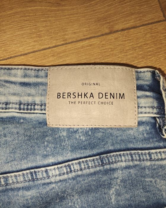 Męskie świetne spodnie jeansowe Bershka slim fit rozmiar 31 stan BDB