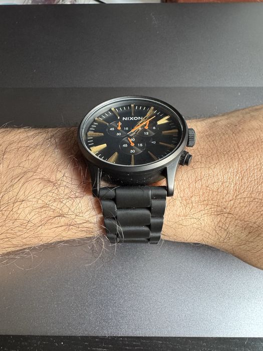 Nixon Sentry Chrono Preto/dourado