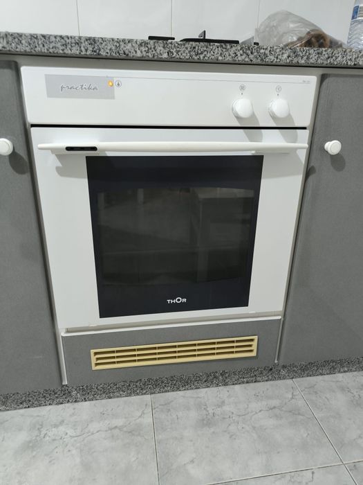 Forno THOR branco - valor  reduzido hoje para desocupat