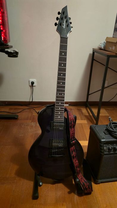 Guitarra JS Series Monarkh SC JS22Q mais amplificadores