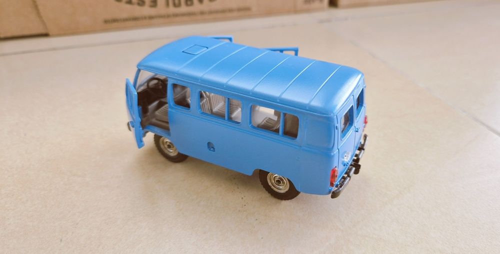 Модель автомобіля ссср 1:43, УАЗ 452 Буханка