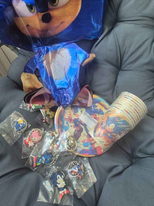 Святкой посуд Сонік по 10шт стакани і тарілочки одноразові