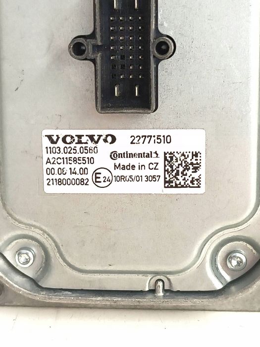 volvo xc60 2019 z przodu moduł sterujący statecznikiem led