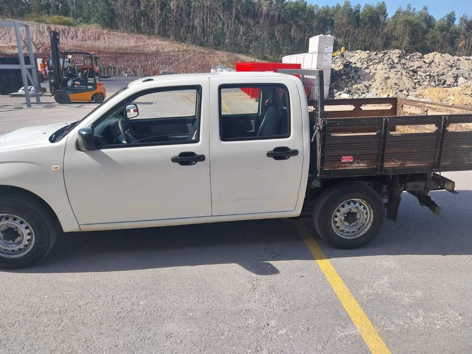 Isuzu D-MAX 2013