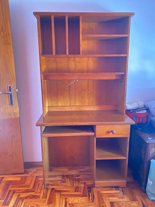 Secretaria em ótimo estado