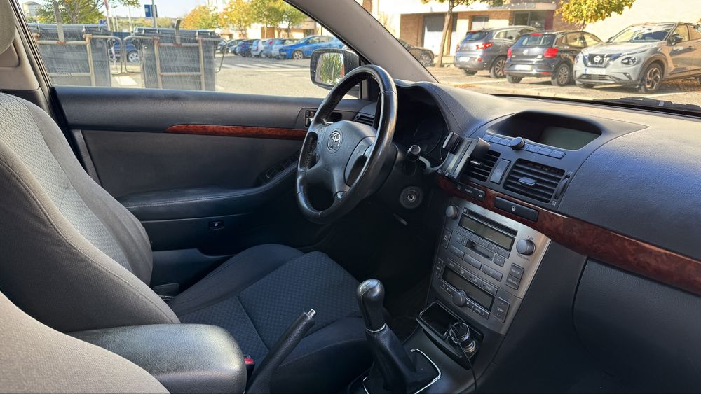 Toyota Avensis 2.0 D-4D (T25-CTD250L), Dez 2004