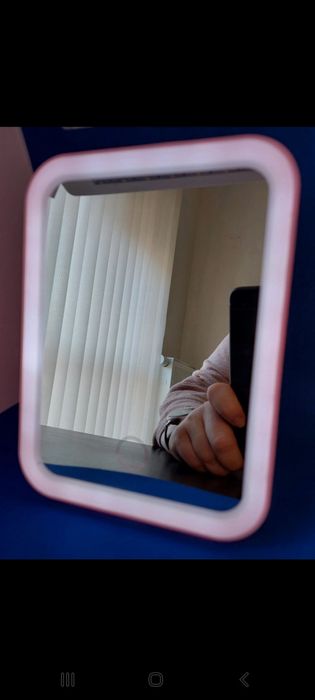 Lusterko z podświetleniem