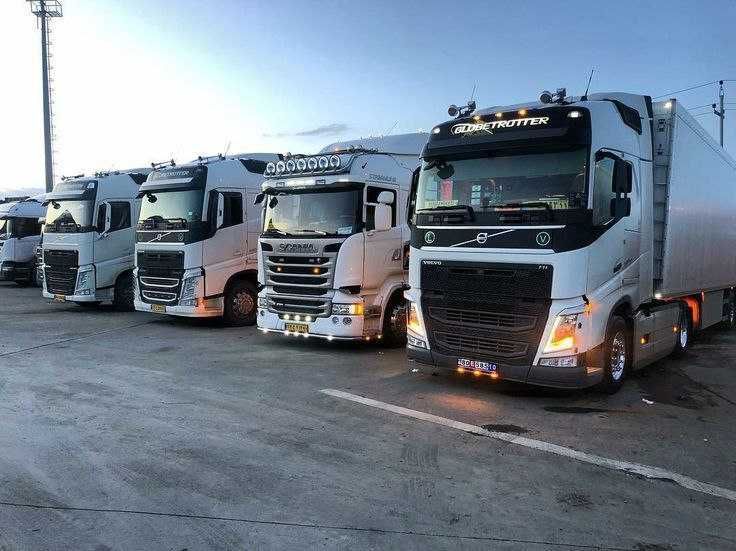 Грузоперевозки. Логист. Вантажні перевезення, трал, напівпричіп, фура