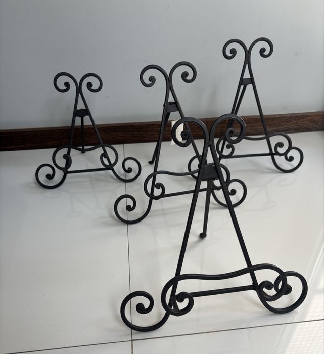 Suportes para pratos em ferro