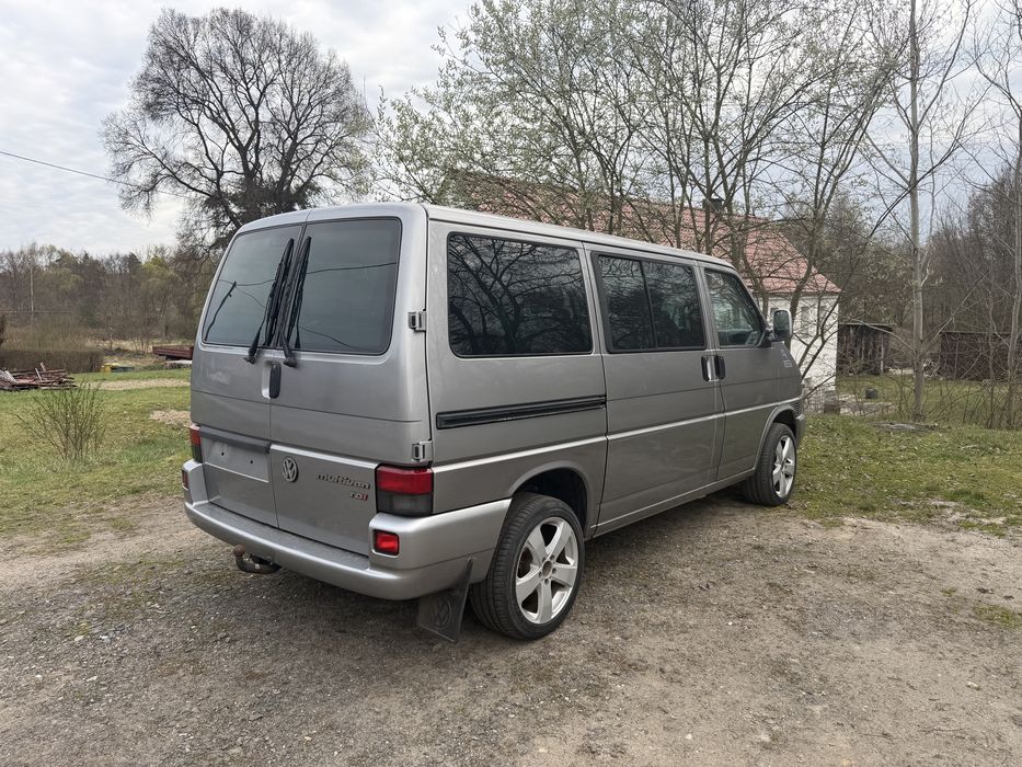VW T4 Multivan 2,5 tdi 151 ps - climatronic , szyberdach , 7-osobowy