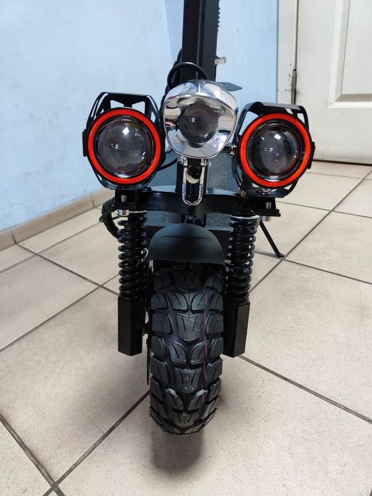 Продам  новый Электросамокат с коробкой и документами.