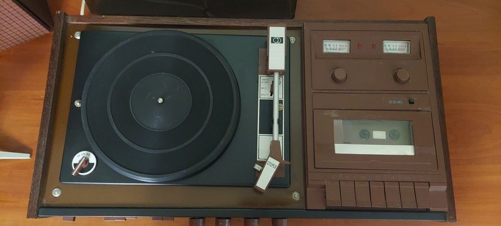 Стереомагнитоелектрофон "Россия 325С-1"