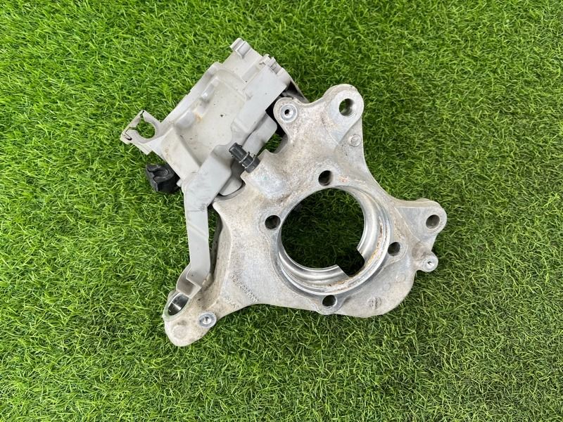 Поворотный кулак передний правый Mercedes-Benz EQB 350 X243  2022