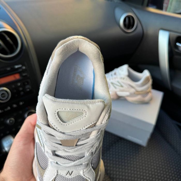 Жіночі бежеві кросівки нюбеланс замша New Balance 9060 beige