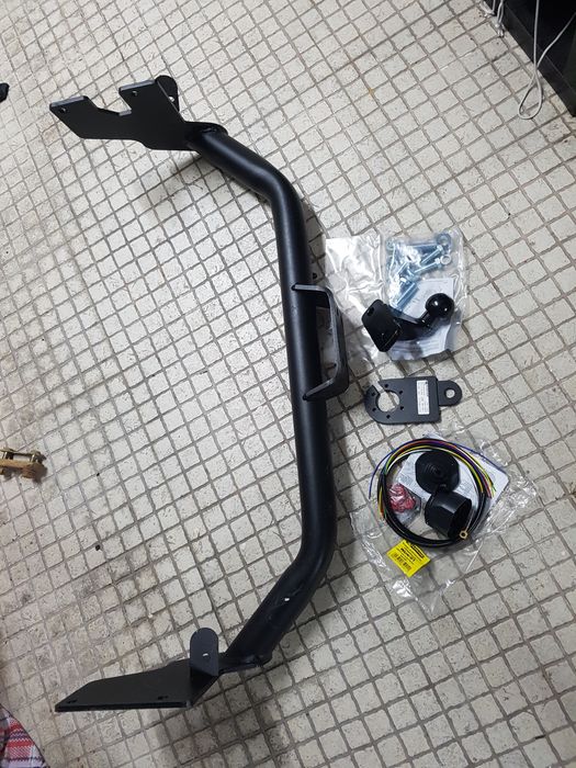 Carrinha Furgon Toyota Hiace bola de reboque