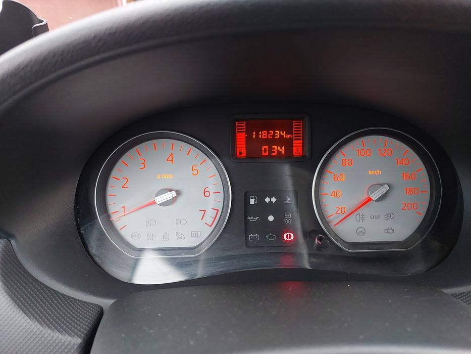 Продаётся дачия логан 1.6