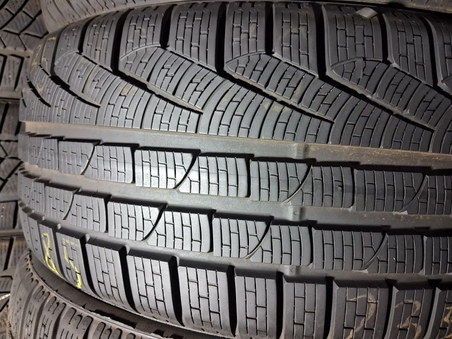 235/40 19 Pirelli Sottozero 2 Резина зимова