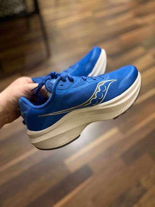 Новые ОРИГИНАЛ оригінал кроссовки кросівки Saucony Axon 3