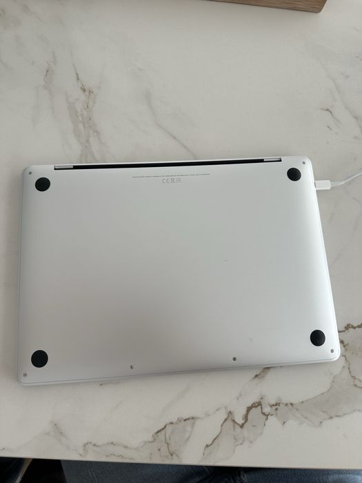 Macbook pro m1 8gb 256gb