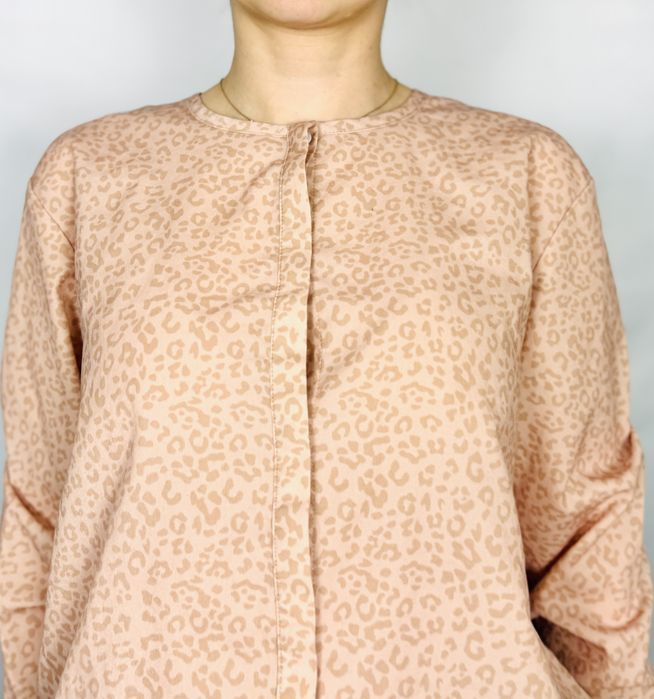 Brzoskwiniowa bluzka w drobną panterkę L 40